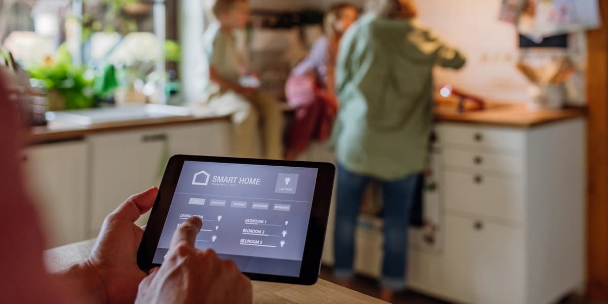 Managing home energy use on a smart home tablet