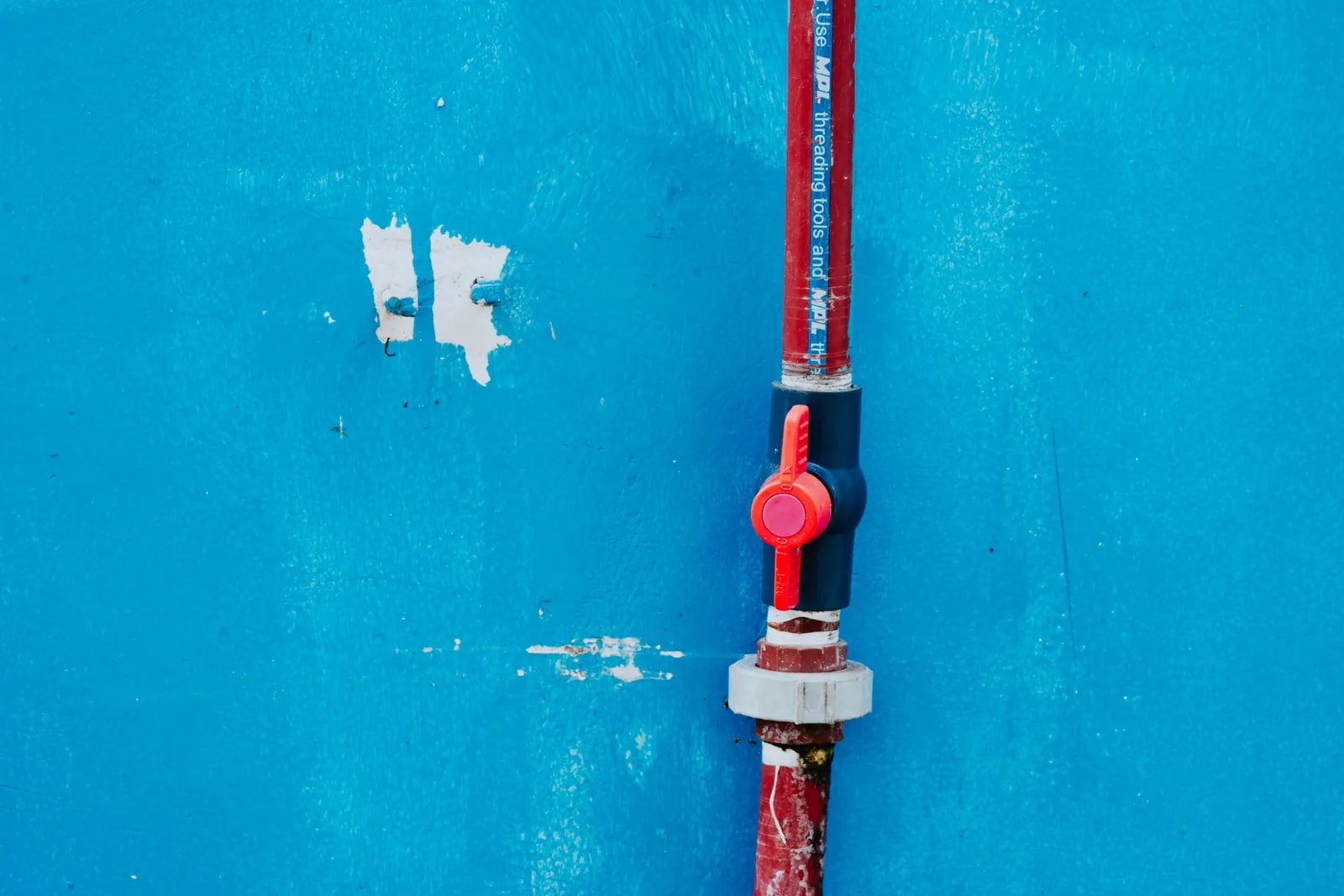 Water Leak Detection for a Dubai Home: Sensors and Auto Shut-Off Valves