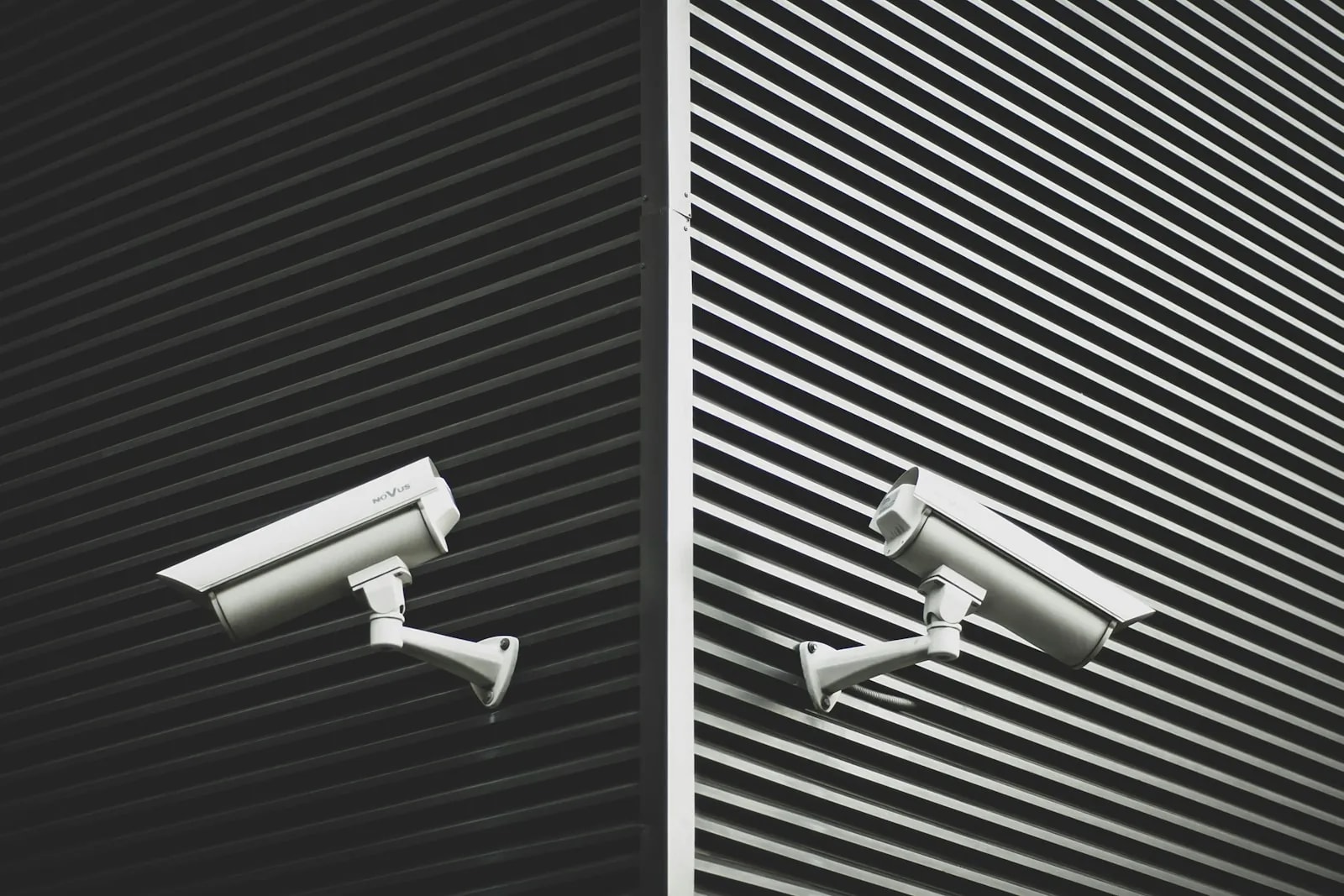 Best Smart Security Cameras for Dubai Homes: Indoor and Outdoor (2026)