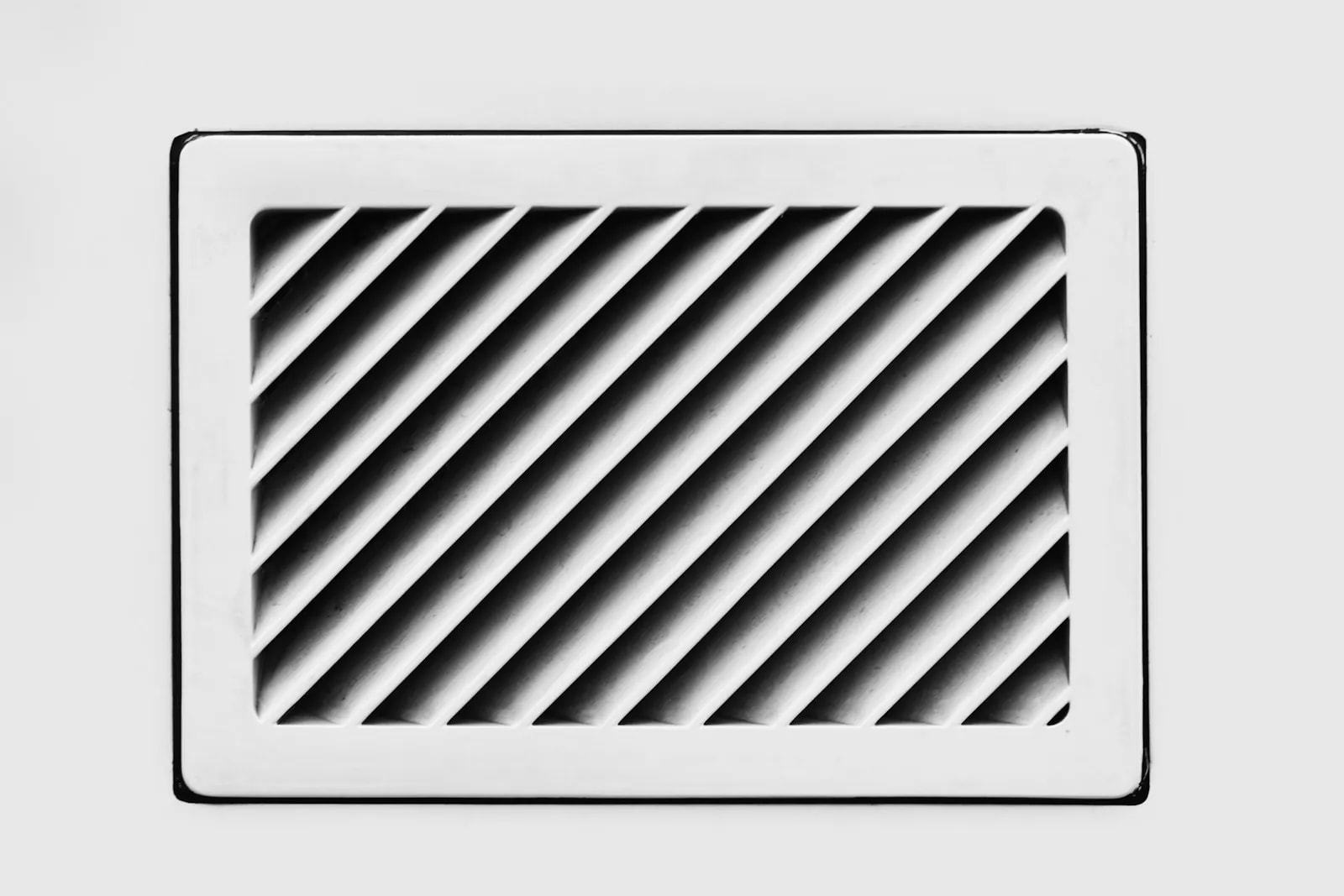 District Cooling Smart Thermostats: What Actually Works in Dubai Apartments (2026)