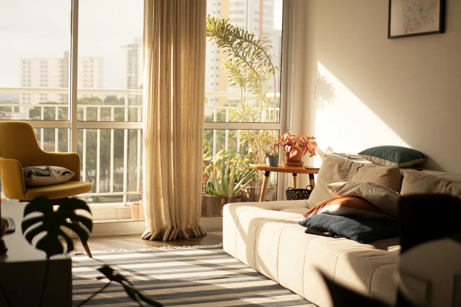 Best Smart Curtain and Blind Motors for Dubai Homes: Block the Heat (2026)