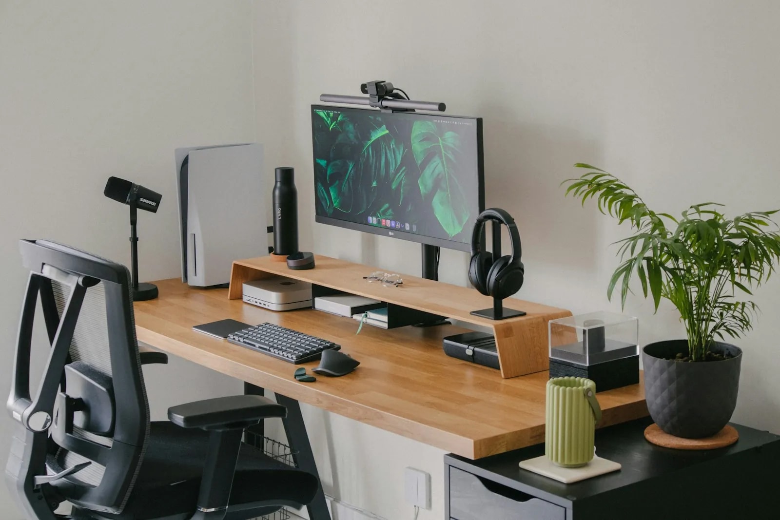 How to Set Up a Smart Home Office in Dubai (2026)
